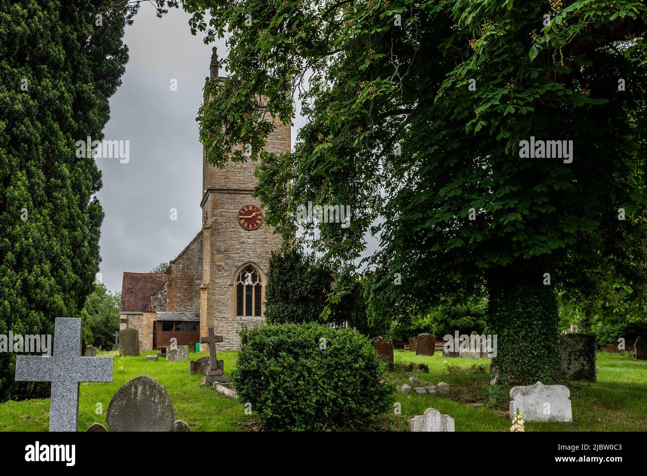 St. Helen's Church im malerischen Dorf Clifford Chambers, Warwickshire, Großbritannien. Stockfoto