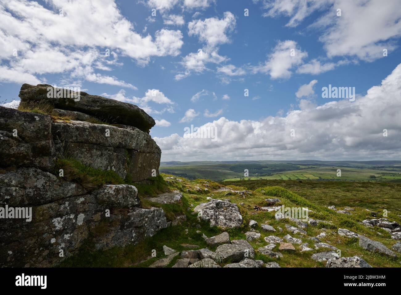 UK Wetter: 08 Jun 2022, wechselhaftes Wetter, Dartmoor National Park, Devon, UK. Kredit: Will Tudor/Alamy Live Nachrichten Stockfoto