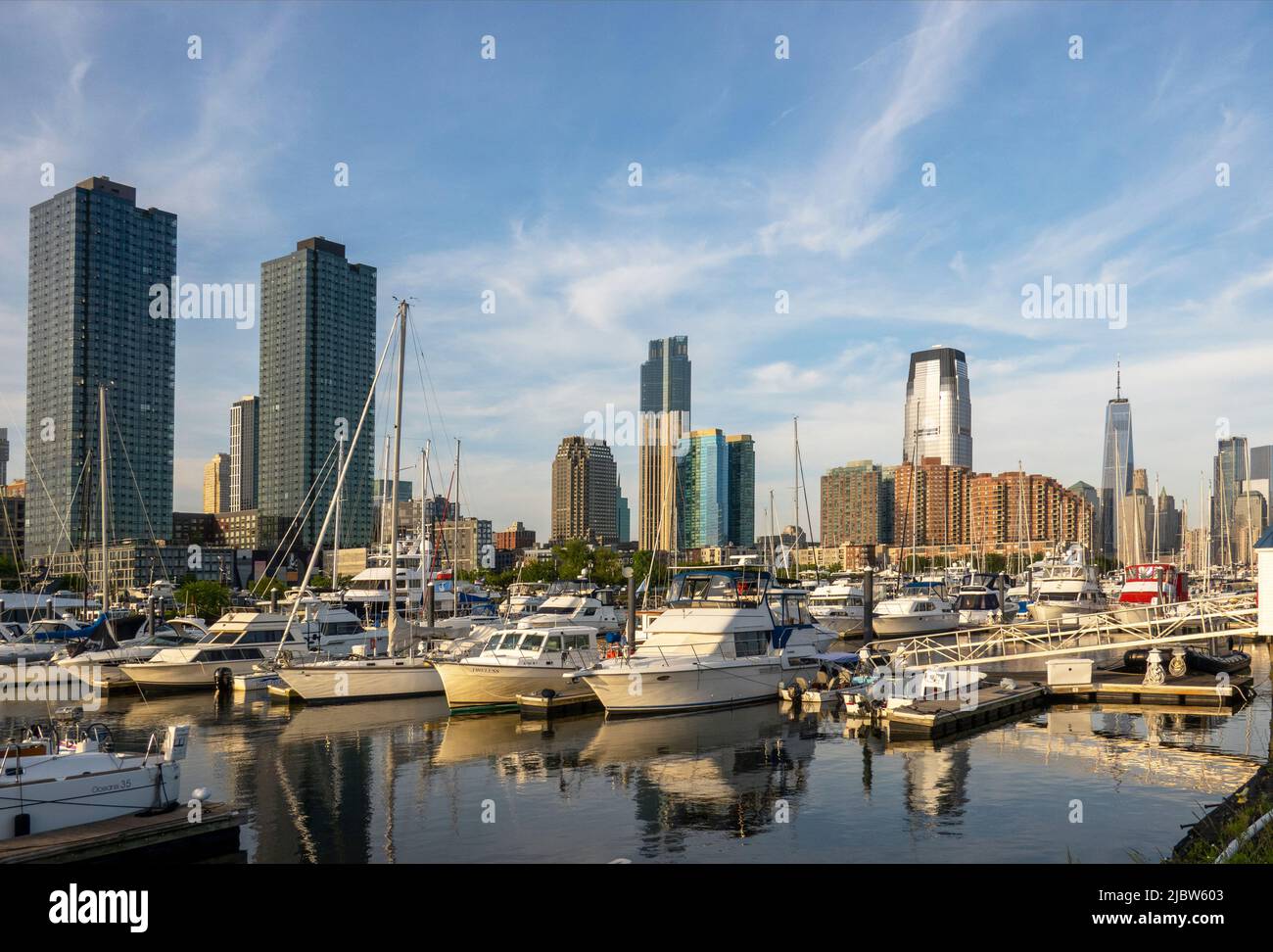 Die Boote dockten im Morris Canal Basin in Jersey City NJ an Stockfoto