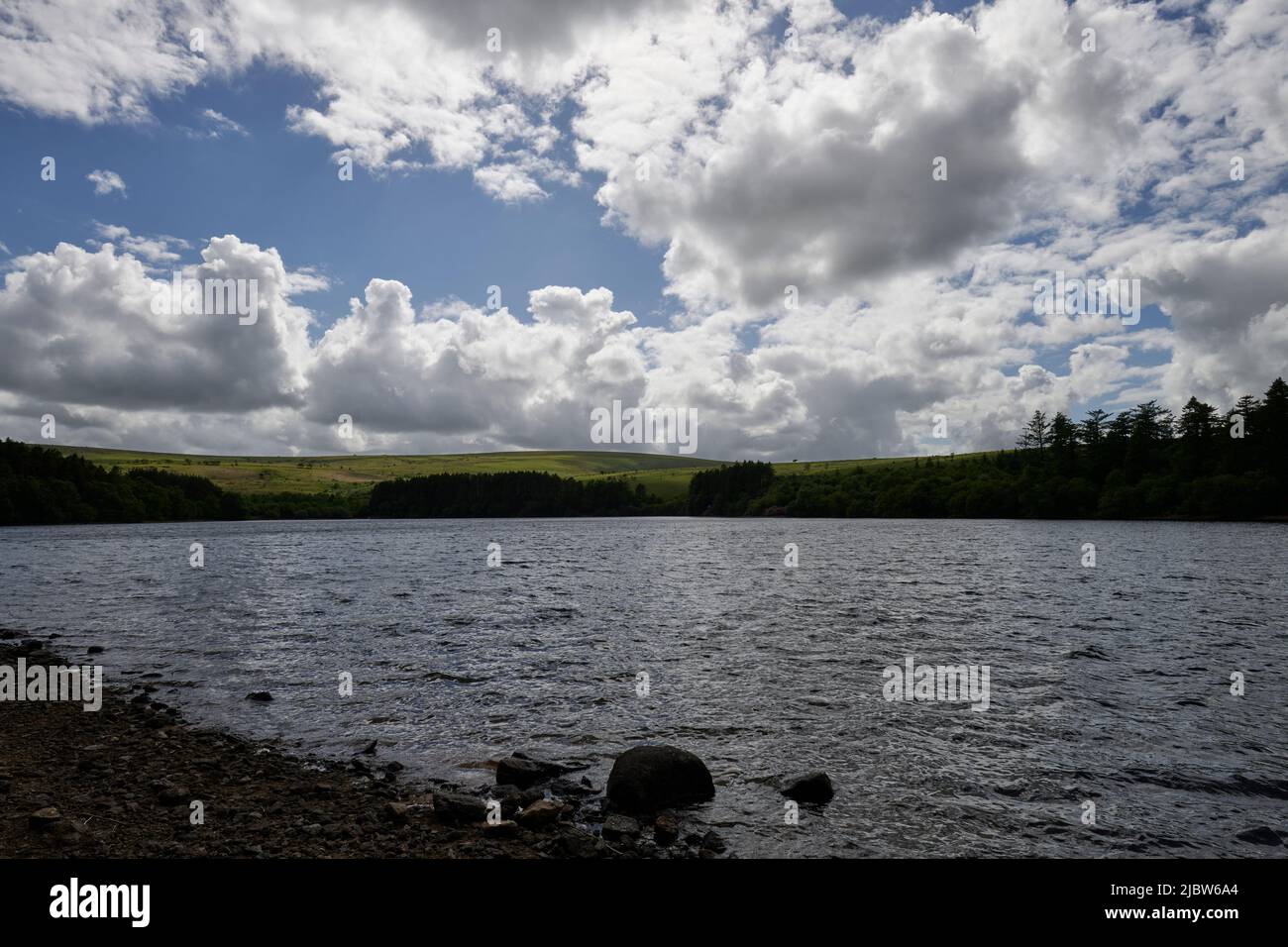 UK Wetter: 08 Jun 2022, wechselhaftes Wetter, Dartmoor National Park, Devon, UK. Kredit: Will Tudor/Alamy Live Nachrichten Stockfoto