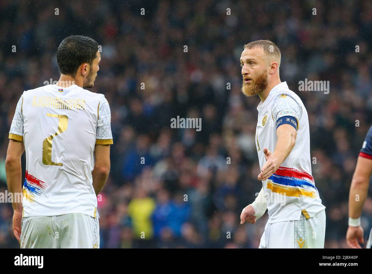 Glasgow, Großbritannien. 08.. Juni 2022. Schottland spielte Armenien in der ersten Runde der UEFA Nations League im Hampden Park, Schottlands National Football Stadium. Beide Teams sind in der Liga B, Gruppe 1. Laut Steve Clark, dem Manager für Schottland, hofft das Team, die Niederlage gegen die Ukraine vor einer Woche zu überwinden. Kredit: Findlay/Alamy Live Nachrichten Stockfoto