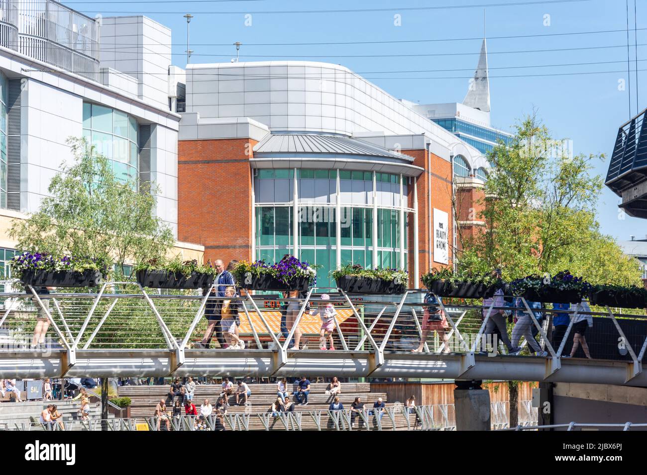 Das Oracle Riverside Shopping Center und River Kennet, Reading, Rekshire, England, Vereinigtes Königreich Stockfoto