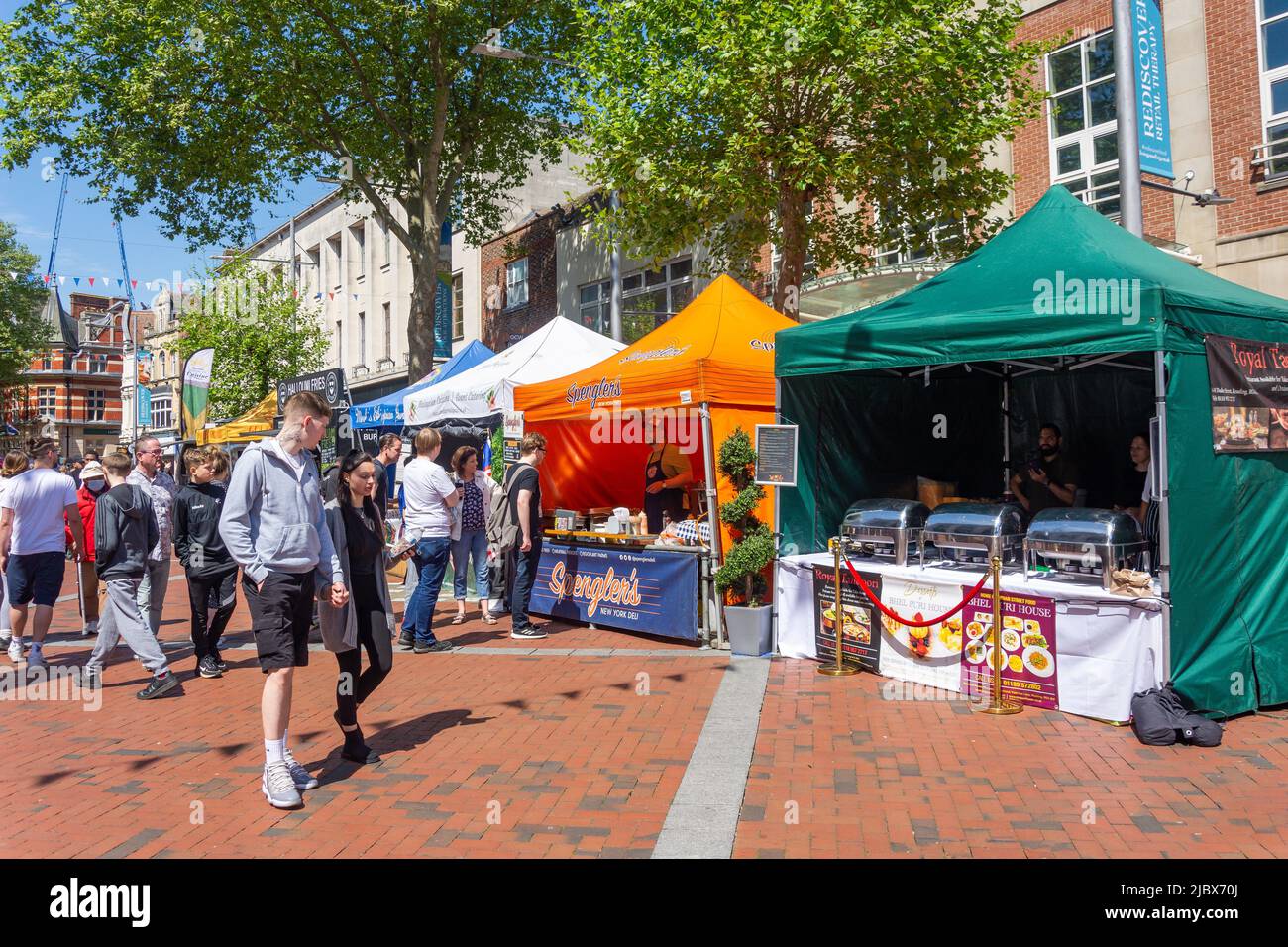 Reading Food Festival Stände, Broad Street, Reading, Bukshire, England, Vereinigtes Königreich Stockfoto