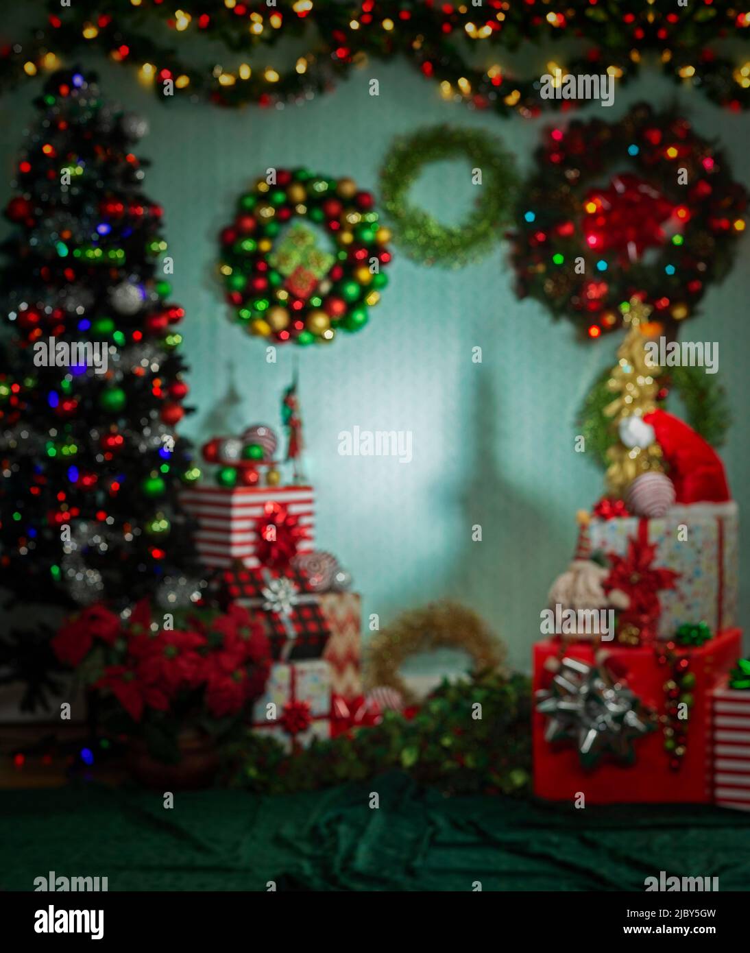 Hintergrund der Weihnachtslandschaft mit verzeichentlichem Fokus Stockfoto