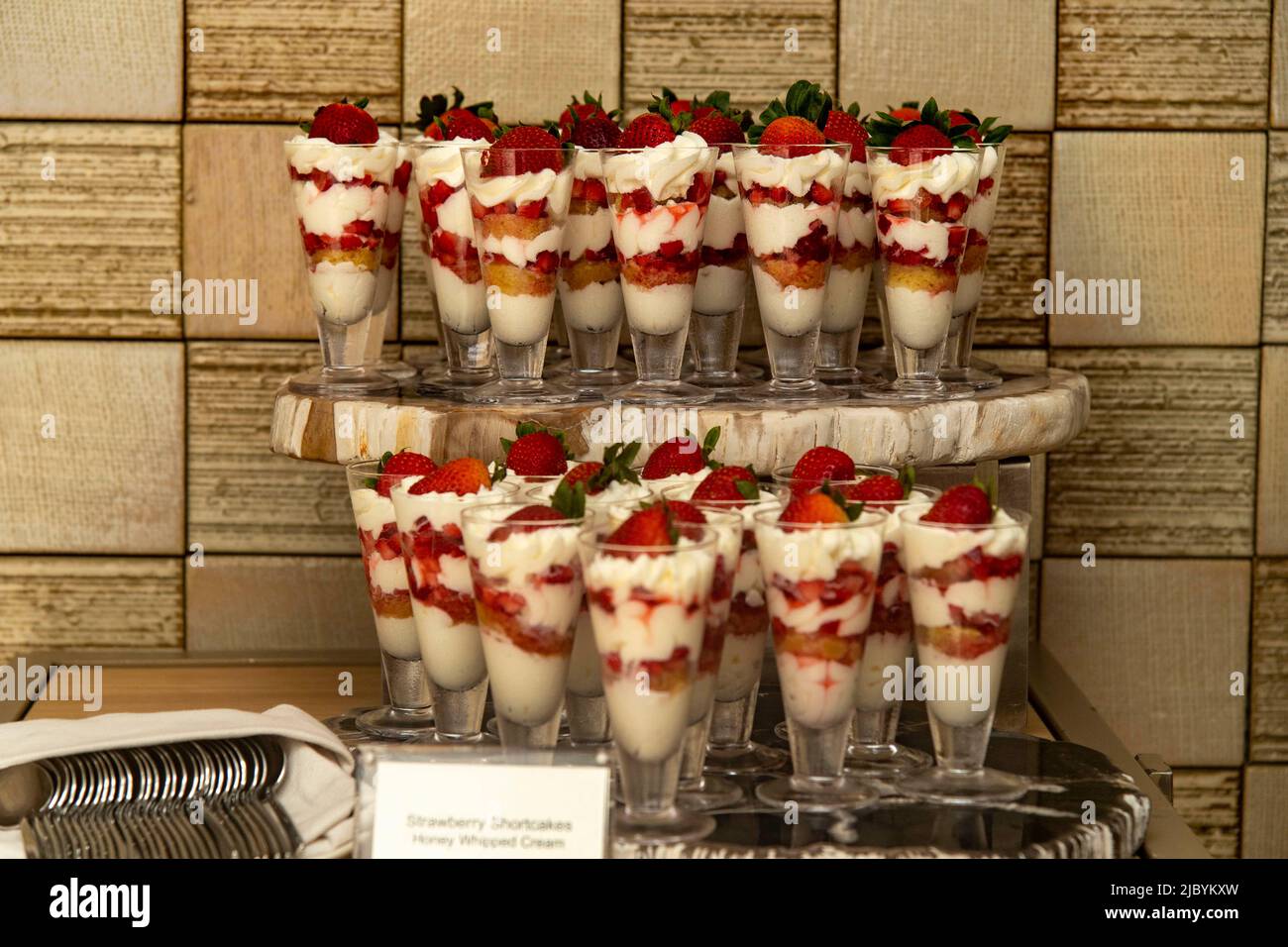 Santa Monica, CA, 8.. Juni 2022, Food at California Erdbeeren „Million Ways to Love Erdbeeren“ im Proper Hotel, Santa Monica, CA, am 8.. Juni 2022 Stockfoto