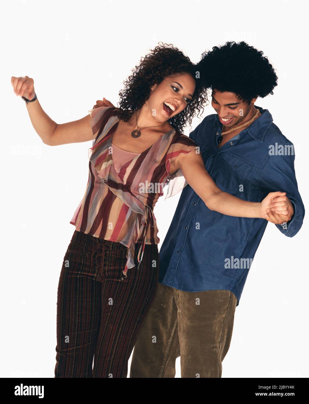 Junge afrikanische Paare tanzen Stockfoto