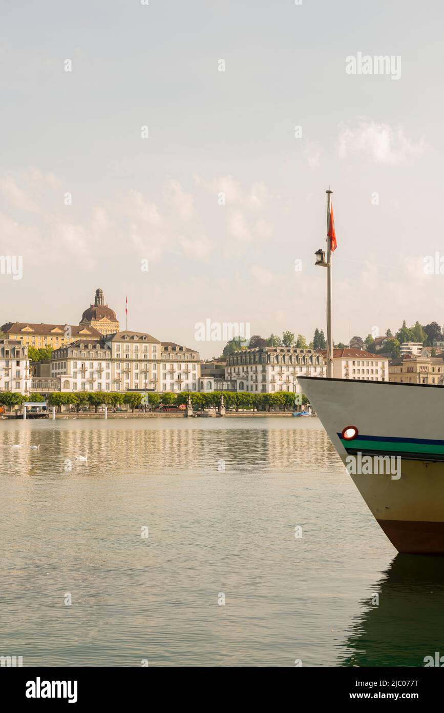 Passagierschiff in der Stadt Luzern, Schweiz. Stockfoto