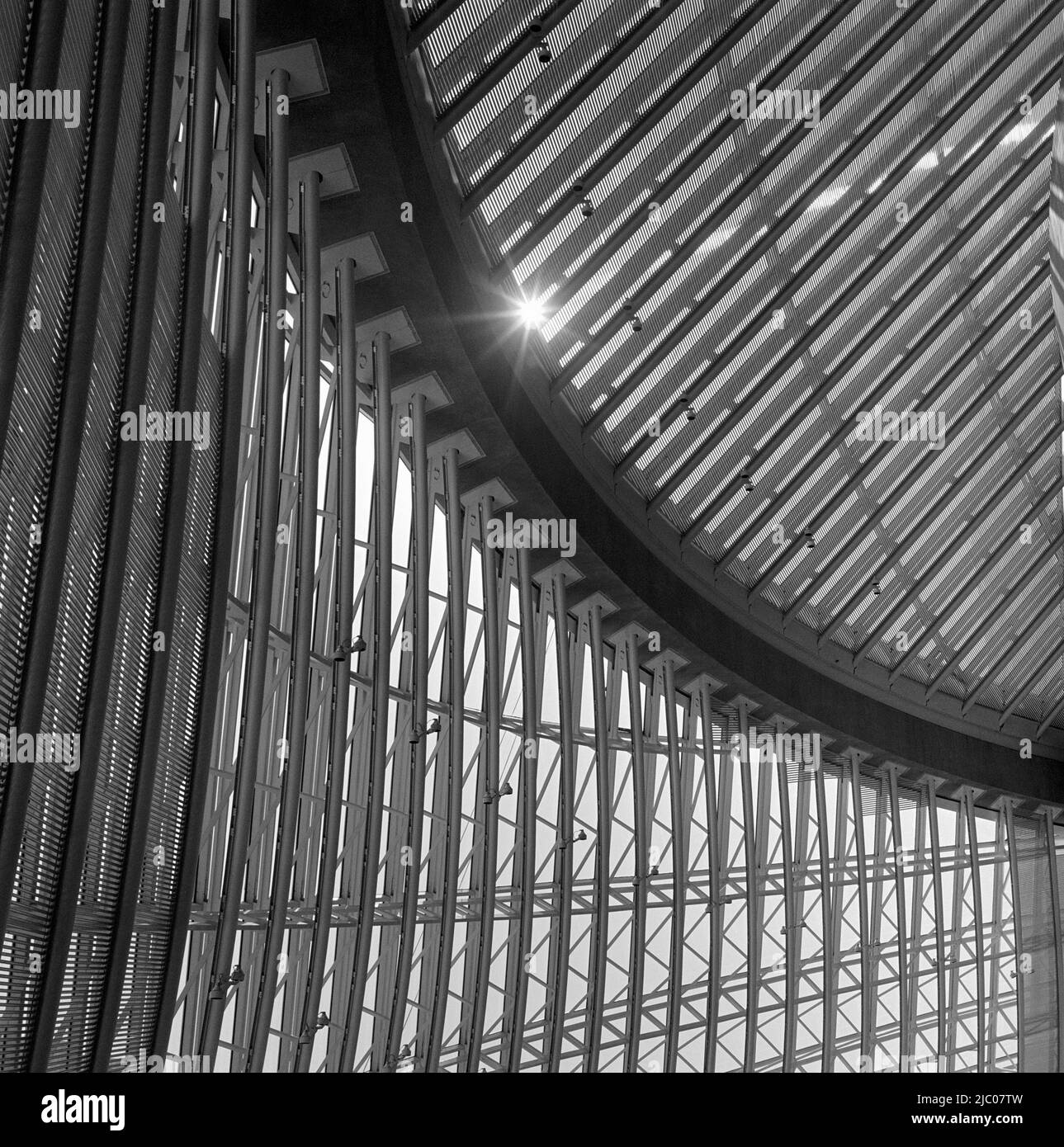 Sonne durch architektonische Details von Morton H. Meyerson Symphony Center, Dallas, Texas, USA Stockfoto