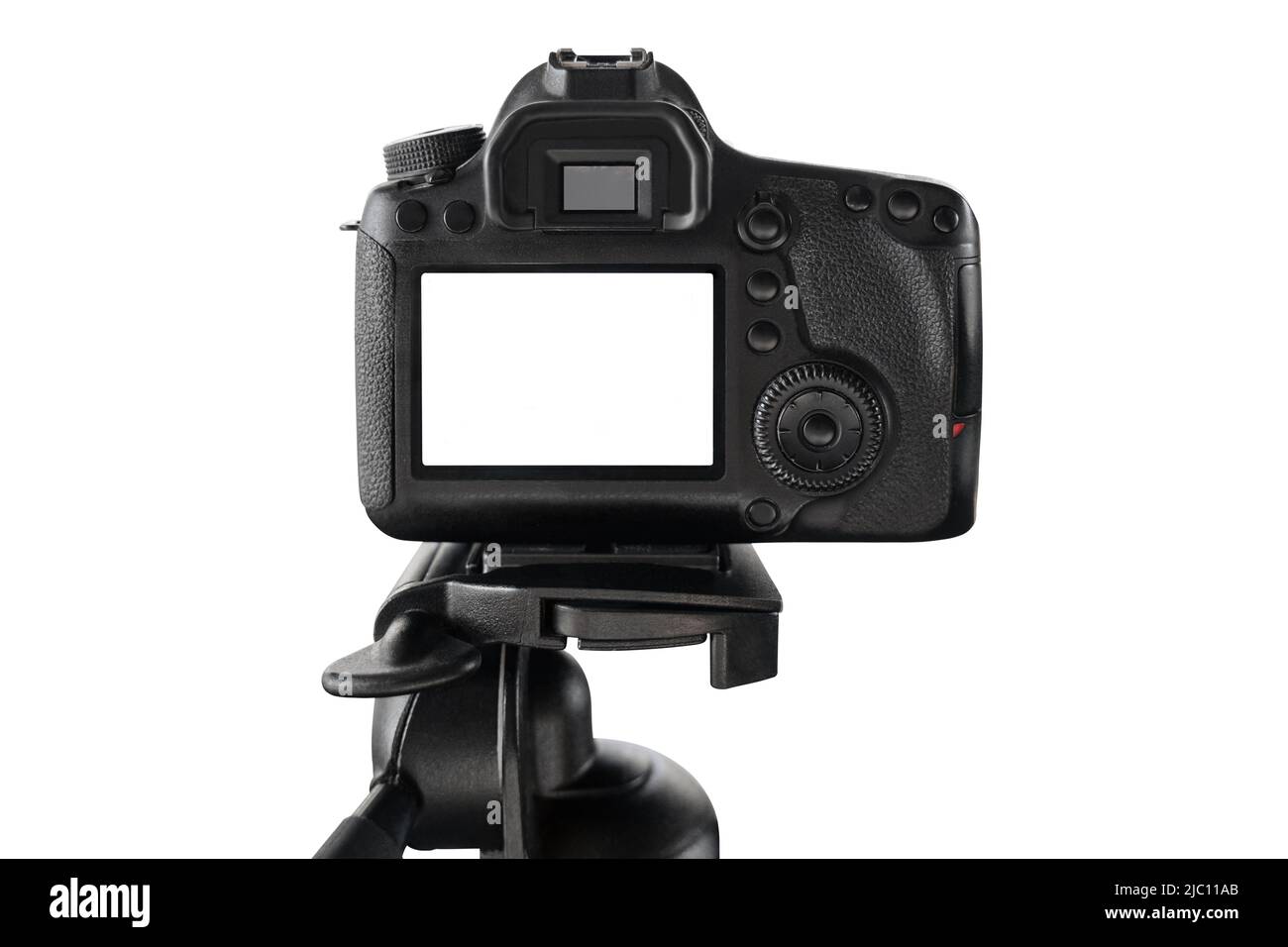 Nahaufnahme einer professionellen Digitalkamera mit leerem Bildschirm, der auf einem Stativ auf weißem Hintergrund isoliert steht. Speicherplatz kopieren. Vlogging-, Streaming- und Social-Media-Inhalte. Erstellen von Inhalten Stockfoto