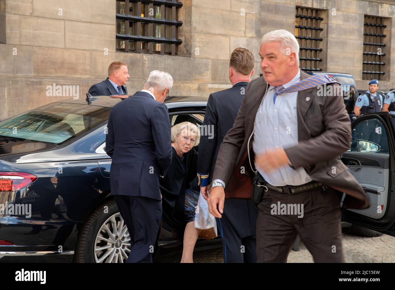 Amsterdam, Niederlande 9-6-2022, Prinzessin Beatrix Bei Der Ankunft Im Palast Am Staudamm In Amsterdam, Niederlande 9-6-2022 Stockfoto