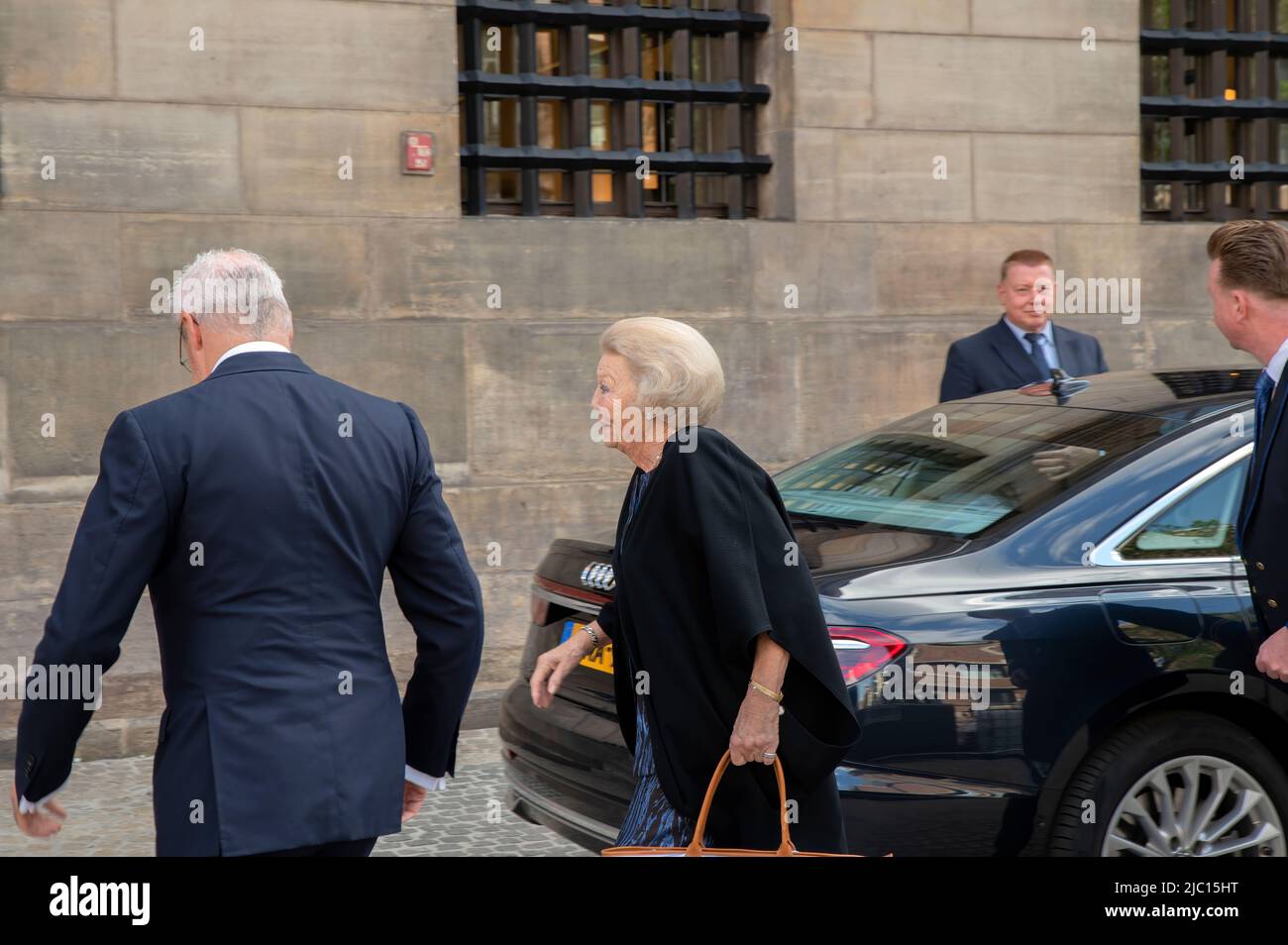 Amsterdam, Niederlande 9-6-2022, Prinzessin Beatrix Bei Der Ankunft Im Palast Am Staudamm In Amsterdam, Niederlande 9-6-2022 Stockfoto