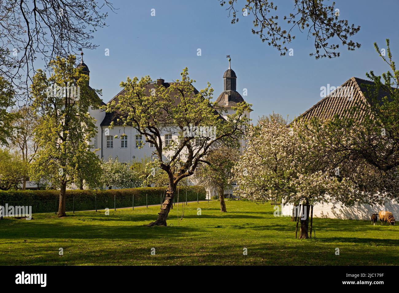 Haus Neersdonk, burgenähnliches ehemaliges Adelsgut in Vorst, Deutschland, Nordrhein-Westfalen, Niederrhein, Tönisvorst Stockfoto