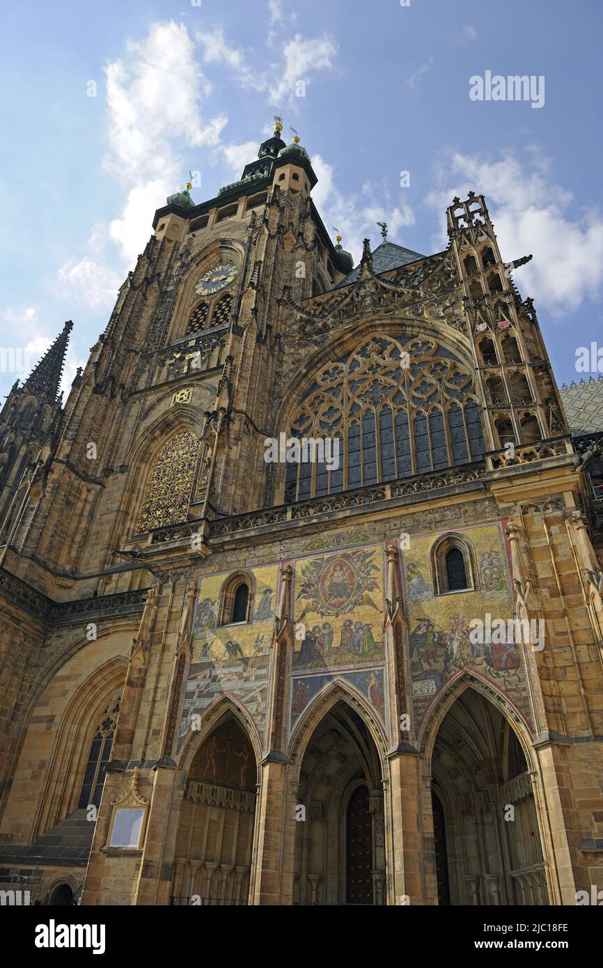 Der südliche Kirchturm des Veitskathedrals, die Prager Burg, Hradschin, Tschechien, Prag Stockfoto