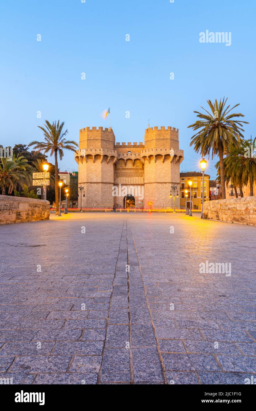 Torres de Serranos im Morgenlicht - Valencia, Spanien Stockfoto