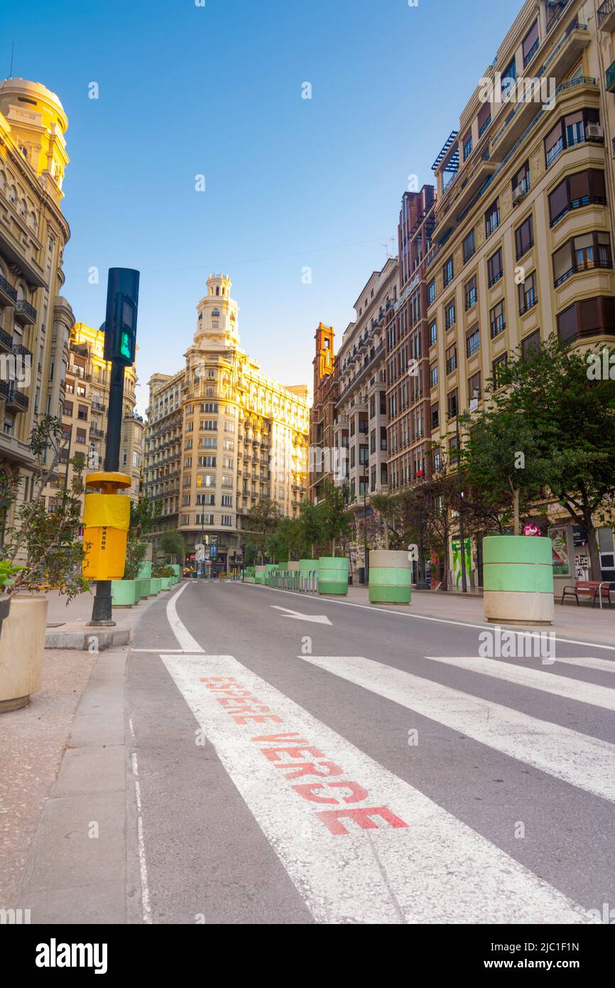 Architektur der Plaza de Ayuntamiento im Morgenlicht - Valencia, Spanien Stockfoto