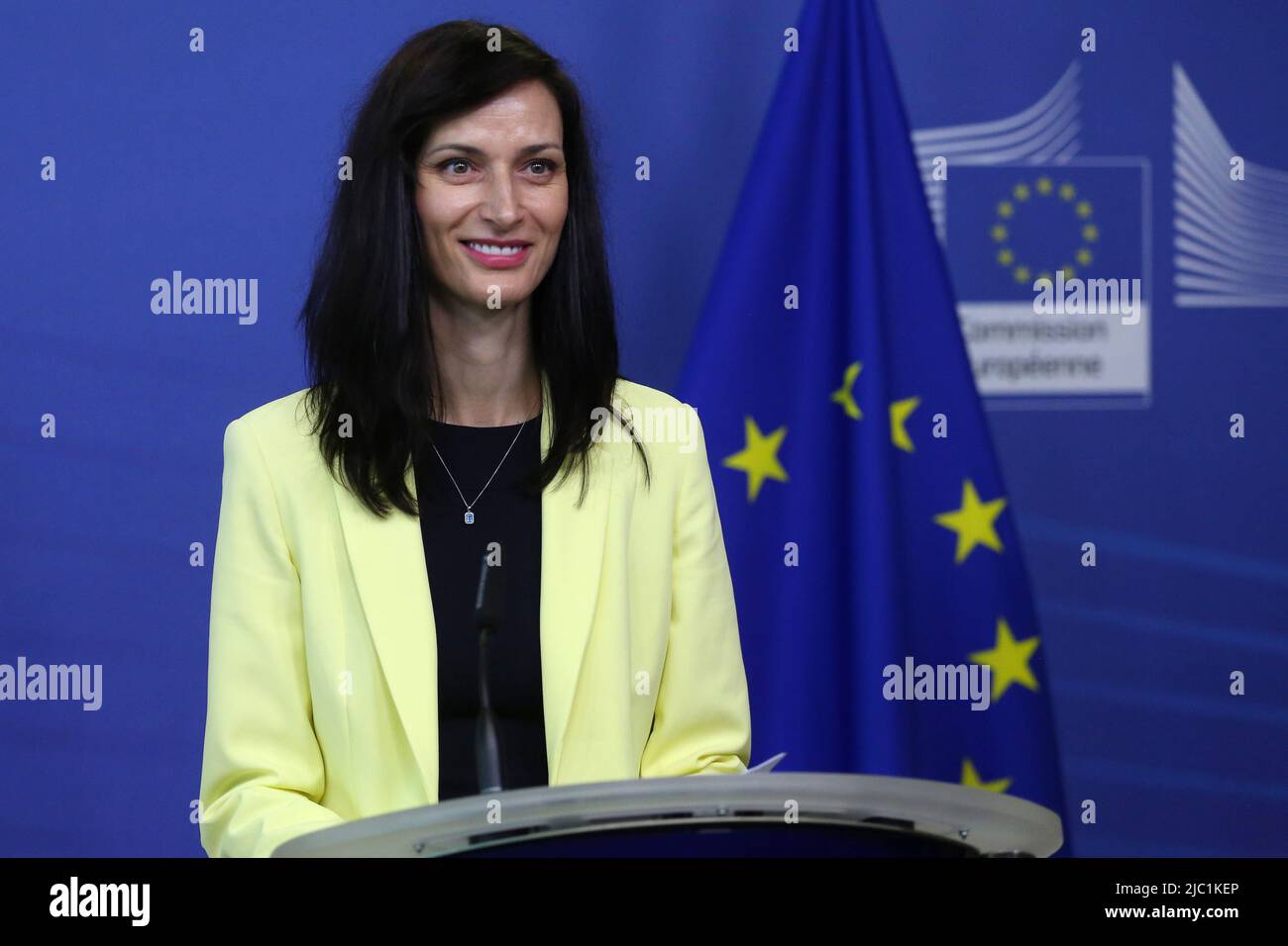 Brüssel, Region Brüssel-Hauptstadt, Belgien. 9.. Juni 2022. Mariya Gabriel, EU-Kommissarin für digitale Wirtschaft und Gesellschaft, anlässlich einer Pressekonferenz über die neue Unterstützung des Europäischen Innovationsrates für Technologie-Start-ups aus der Ukraine am 9. Juni 2022 am Sitz der Europäischen Kommission in Brüssel, Belgien. (Bild: © Valeria Mongelli/ZUMA Press Wire) Stockfoto