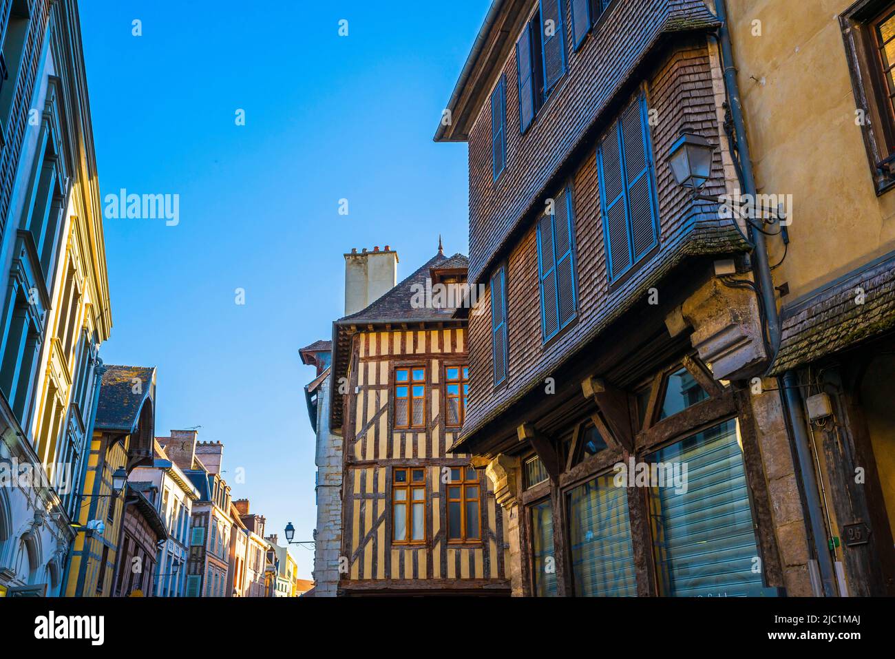 Traditionelle Fachwerkhäuser in Troyes, Aube, Champagne-Ardenne, Frankreich. Stockfoto