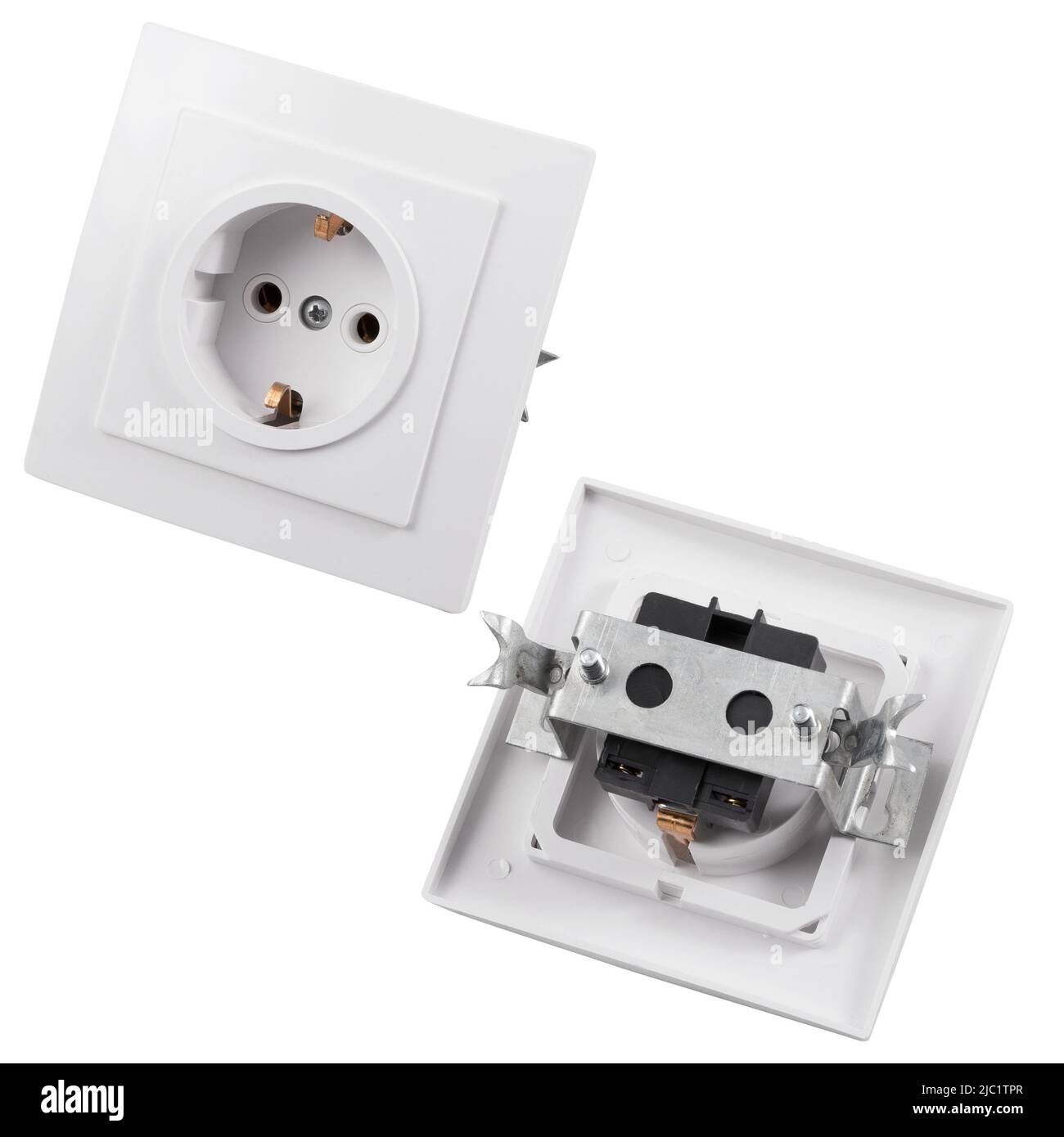Elektrische eingebaute (flache) weiße Steckdose, isoliert auf weißem Hintergrund. Foto des Auslasses vorne und hinten. Stockfoto