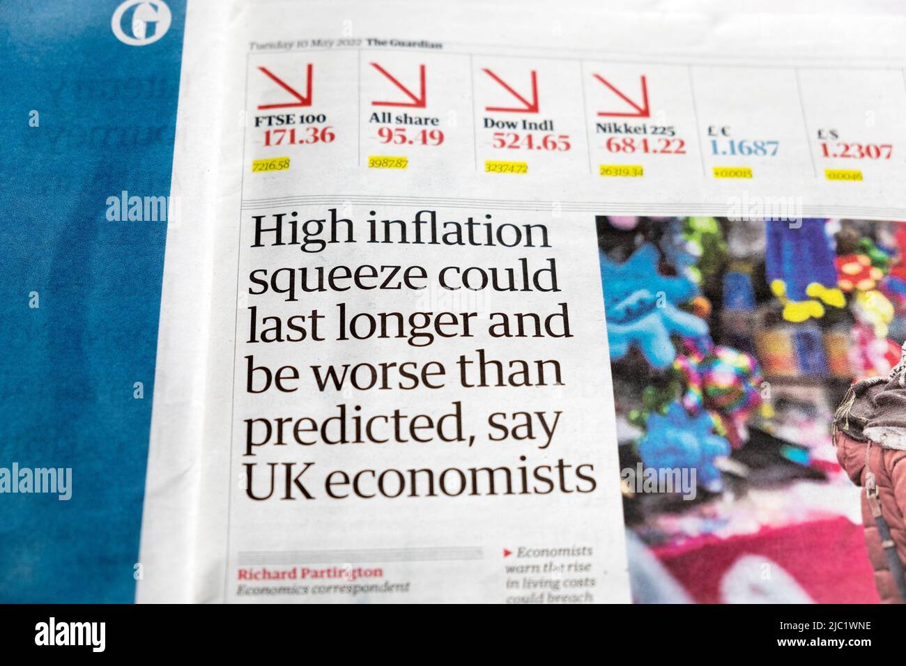 „Ein hoher Inflationsdruck könnte länger anhalten und schlimmer sein als erwartet, sagen britische Ökonomen“, titelt die Zeitung Financial Guardian vom 10. Mai 2022 London UK Stockfoto