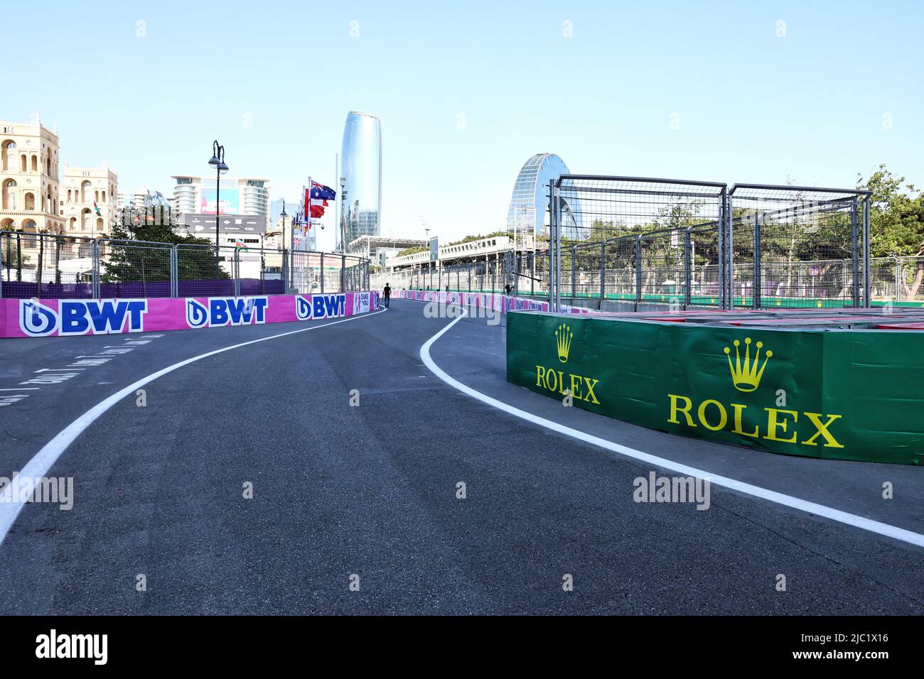 Eingang der Pit Lane neu profiliert. 09.06.2022. Formel 1 Weltmeisterschaft, Rd 8, Großer Preis Von Aserbaidschan, Baku Street Circuit, Aserbaidschan, Tag Der Vorbereitung. Der Bildnachweis sollte lauten: XPB/Alamy Live News. Stockfoto
