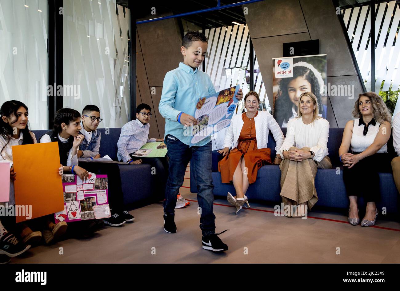 2022-06-09 14:20:00 AMSTELVEEN - Königin Maxima während eines Arbeitsbesuchs zur Petje af Foundation in Amstelveen. Petje af setzt sich für die Chancengleichheit von Kindern in den Niederlanden ein und feiert in diesem Jahr sein fünfzehnjähriges Bestehen. ANP KOEN VAN WEEL niederlande Out - belgien Out Stockfoto