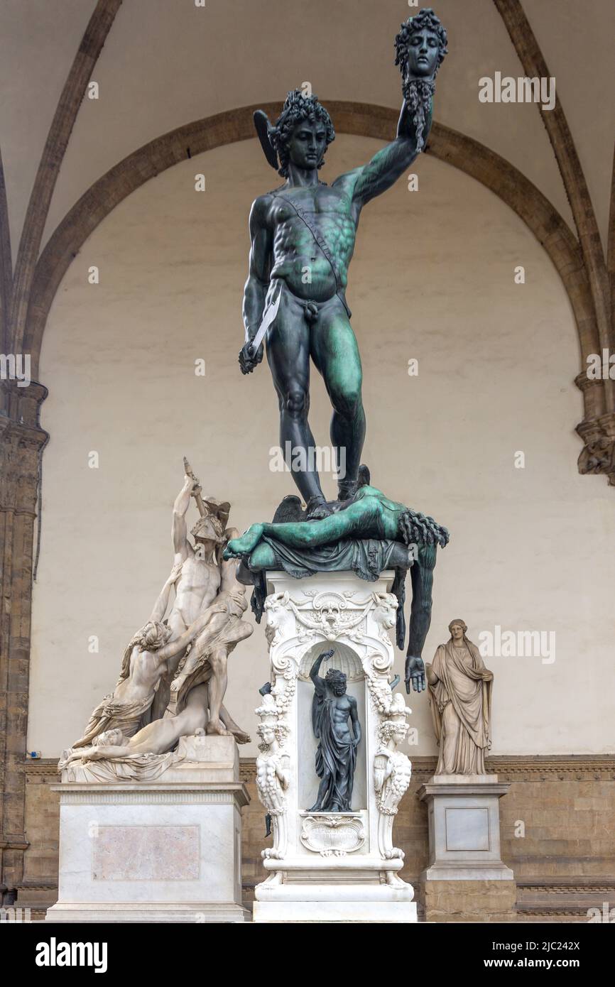 Perseus mit dem Leiter der Medusa (Benvenuto Cellini), Piazza della Signoria, Florenz (Florenz), Toskana, Italien Stockfoto