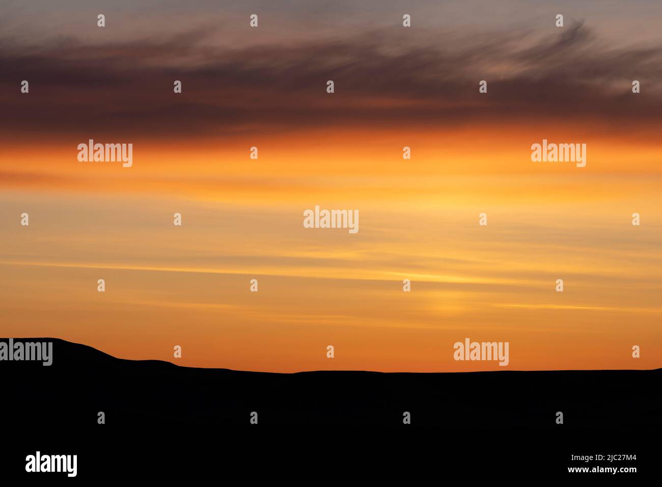 Sonnenaufgang über Ebenen östlich von Great Falls, Montana. Stockfoto