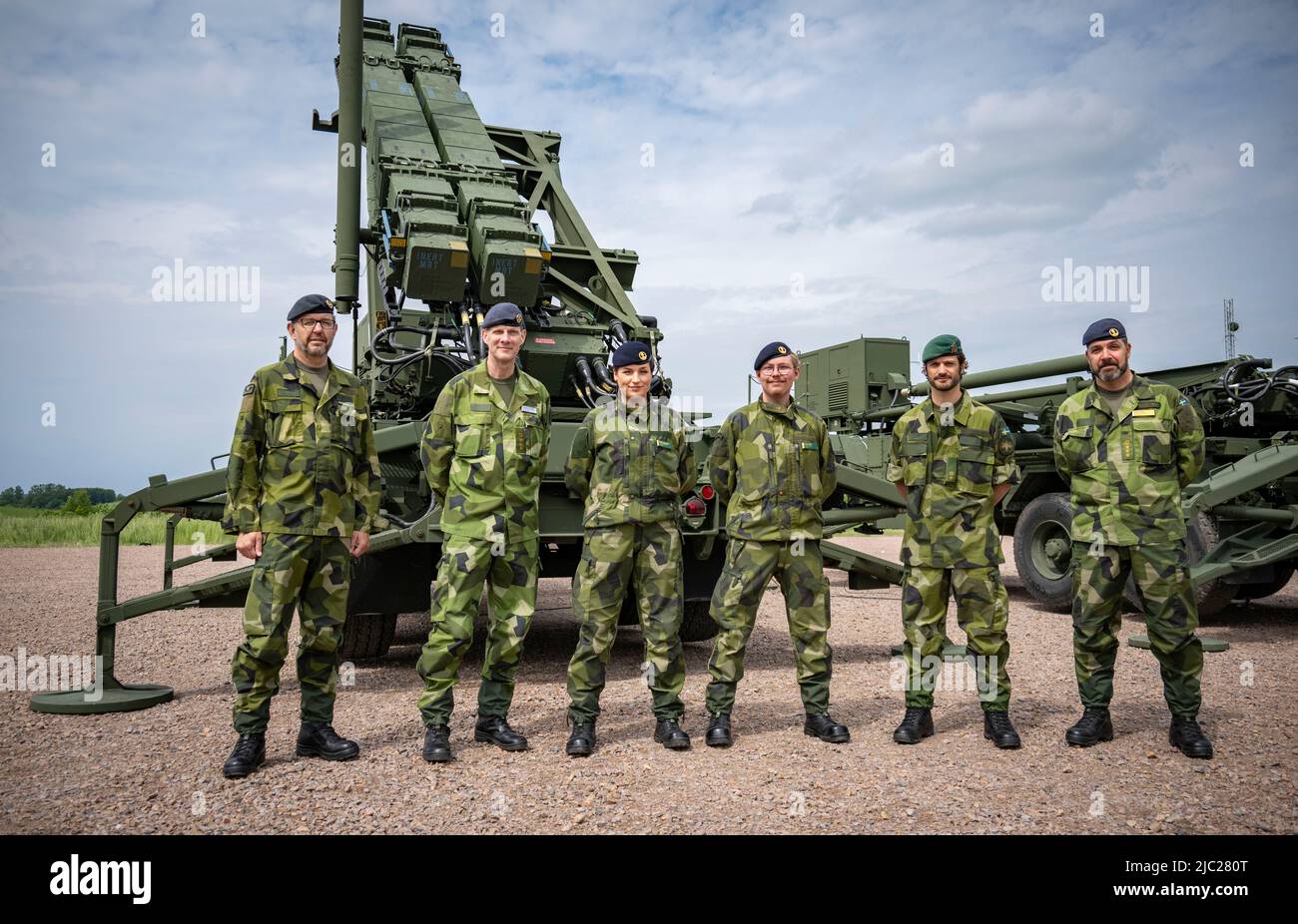 Prinz Carl Philip bei seinem Besuch im Luftverteidigungsregiment LV6 in Halmstad, Schweden, am 09. Juni 2022, und zeigte das Air Defense System 103 (LvS103) Patriot. Foto: Johan Nilsson / TT / Code 50090 Stockfoto