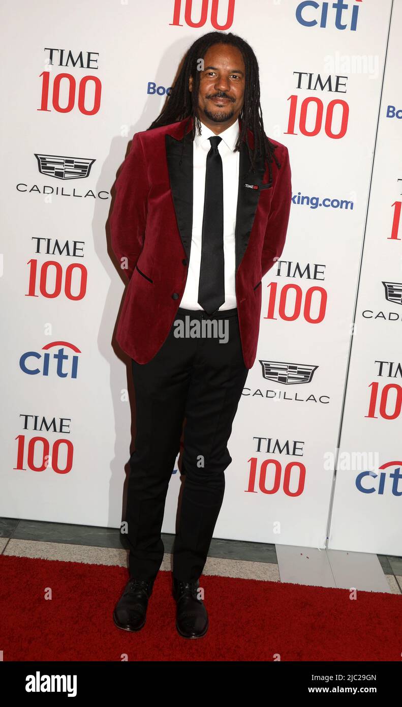 8. Juni 2022, New York, New York, USA: Der Autor COLSON WHITEHEAD nimmt an der 2022 MAL 100 Gala Teil, die Frederick P. Rose Hall, Home of Jazz im Lincoln Center, abgehalten wurde. (Bild: © Nancy Kaserman/ZUMA Press Wire) Stockfoto