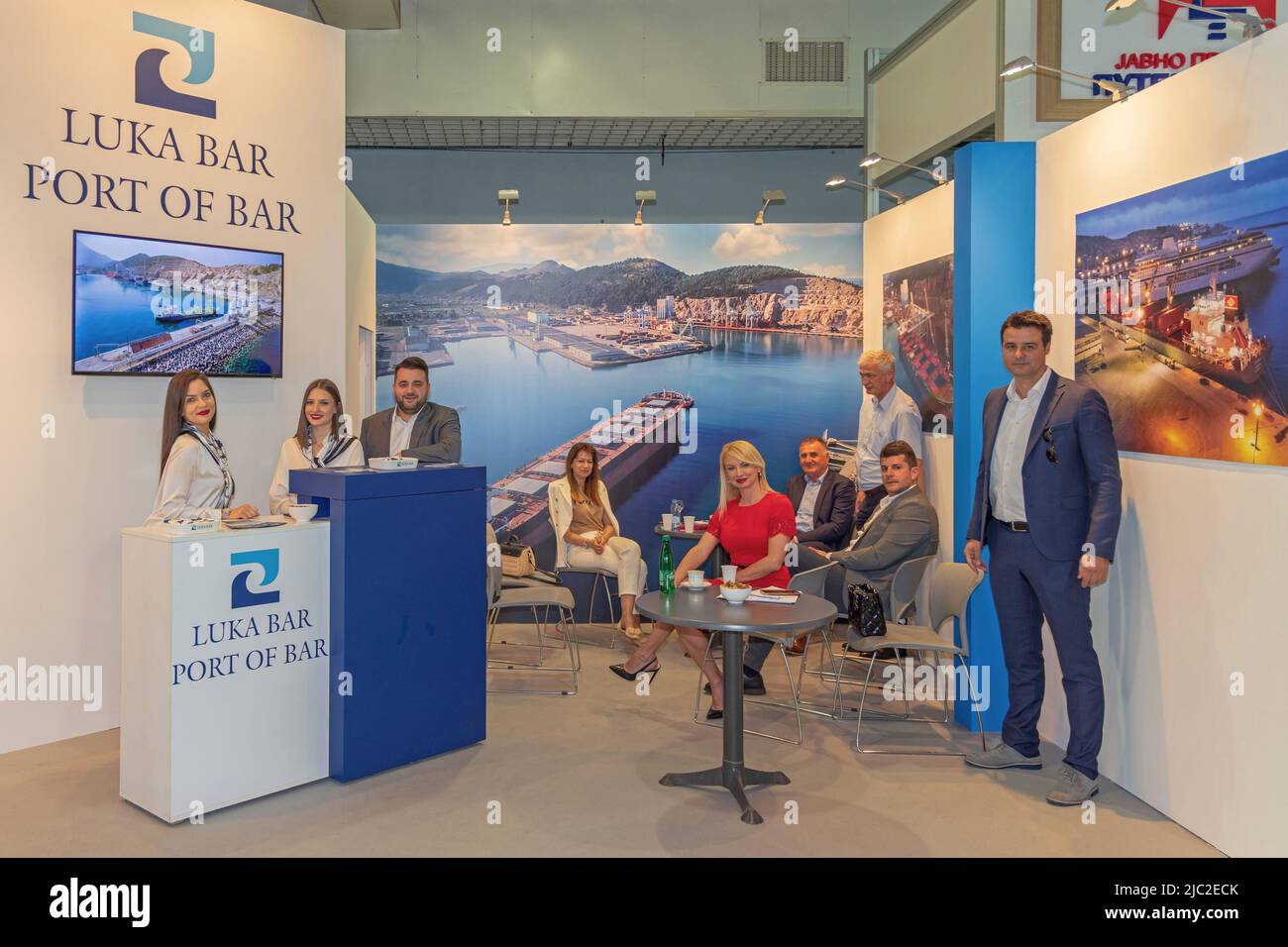 Novi Sad, Serbien - 23. Mai 2022: Port of Bar Montenegro steht auf der Expo Trade Show. Stockfoto