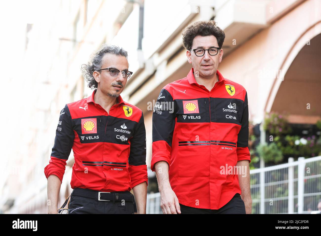 Monte-Carlo, Monaco. 29.. Mai 2022. Laurent Mekies (FRA, Scuderia Ferrari), Mattia Binotto (ITA, Scuderia Ferrari), F1 Grand Prix von Monaco auf dem Circuit de Monaco am 29. Mai 2022 in Monte-Carlo, Monaco. (Foto von HIGH TWO) Quelle: dpa/Alamy Live News Stockfoto