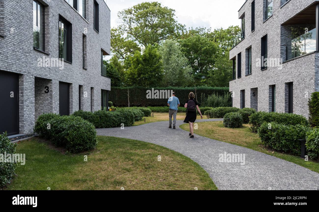 Gent, Flandern, Belgien - 06 13 2020 Moderne Wohnblocks in den Vororten Stockfoto