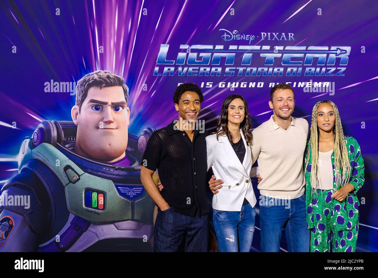 Rom, Italien - 9. Juni 2022: Mit den italienischen Stimmen Alberto Malanchino (Buzz Lightyear), Ludovico Tersigni (Sox), Esther Elisha (Alisha Hawthorne), Linda Raimondo während der Präsentation des neuen Disney- und Pixar-Films Lightyear - die wahre Geschichte von Buzz , Regie Angus MacLane. Bild: Gennaro Leonardi. Stockfoto