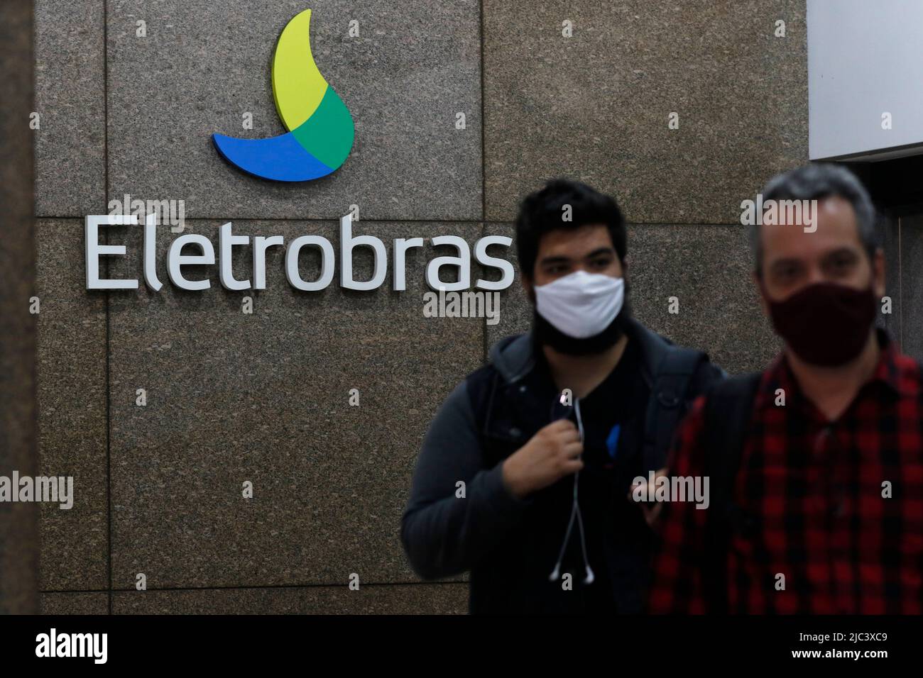 Firmenlogo von Eletrobras. Gebäude des brasilianischen Energieversorgungsunternehmens. Staatliche Beteiligung an der Stromversorgung, saubere Energie, im Rahmen der Privatisierung Stockfoto