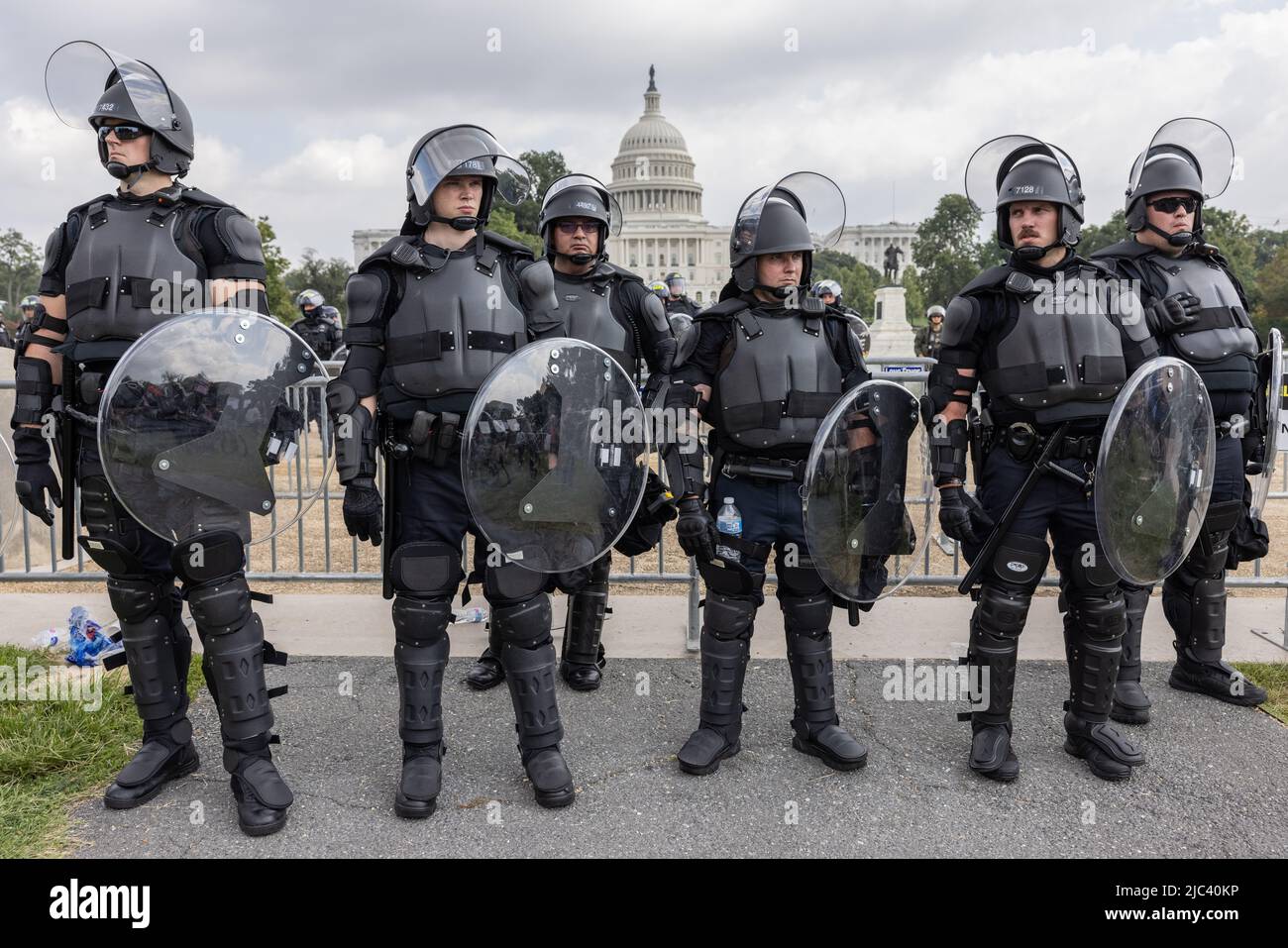 WASHINGTON, D.C., 18. September 2021: Die Polizeibeamten des Kapitols der Vereinigten Staaten werden während einer „Justice for J6“-Kundgebung in der Nähe des Kapitols der Vereinigten Staaten gesehen. Stockfoto