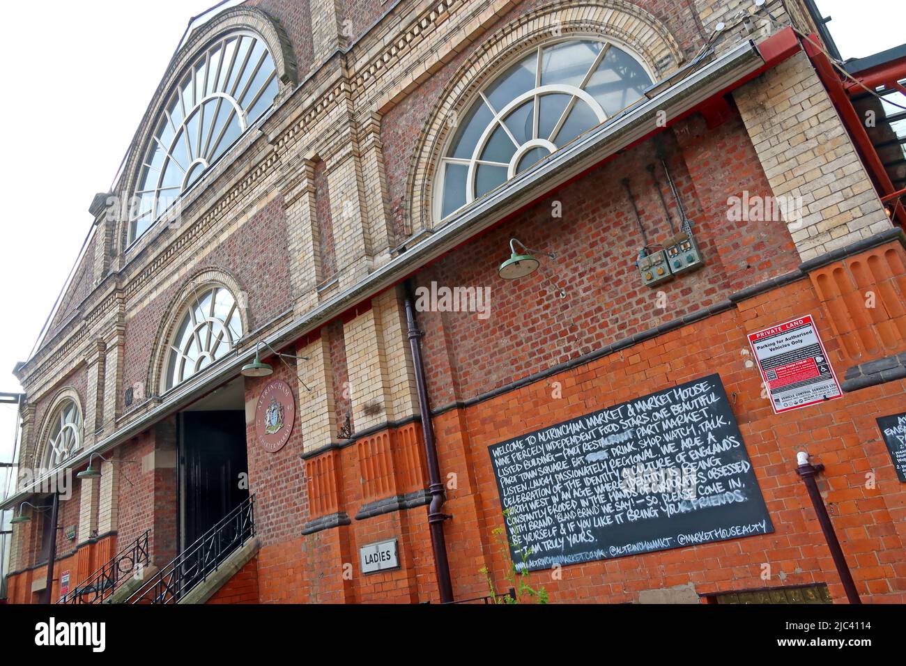 Altrincham Eingang zur historischen Markthalle, Greenwood Street, Altrincham, Manchester, England, UK, WA14 1SA Stockfoto