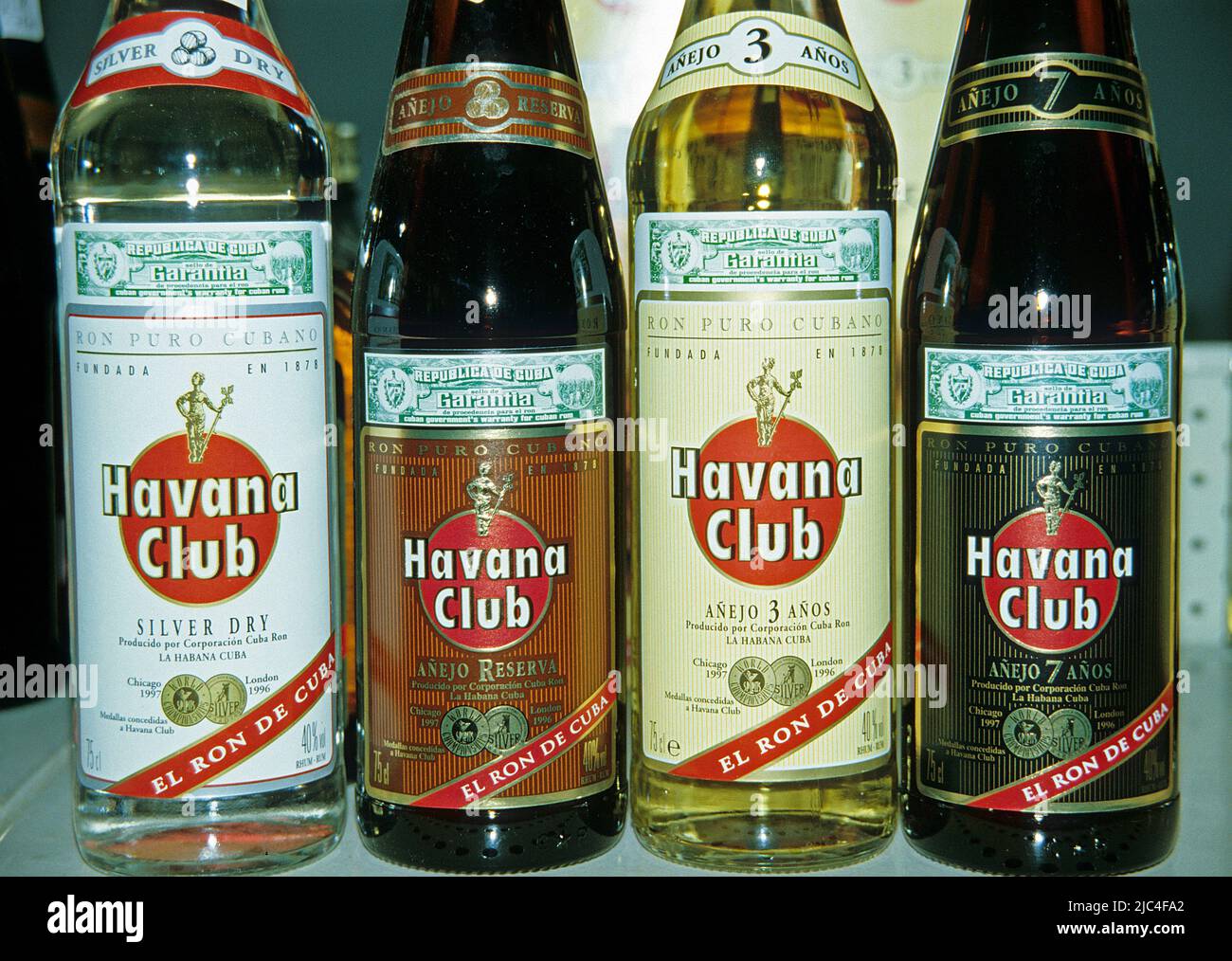 Havana Club, ein kubanischer Rum, Flaschen mit unterschiedlichen Reifegraden, Kuba, Karibik Stockfoto