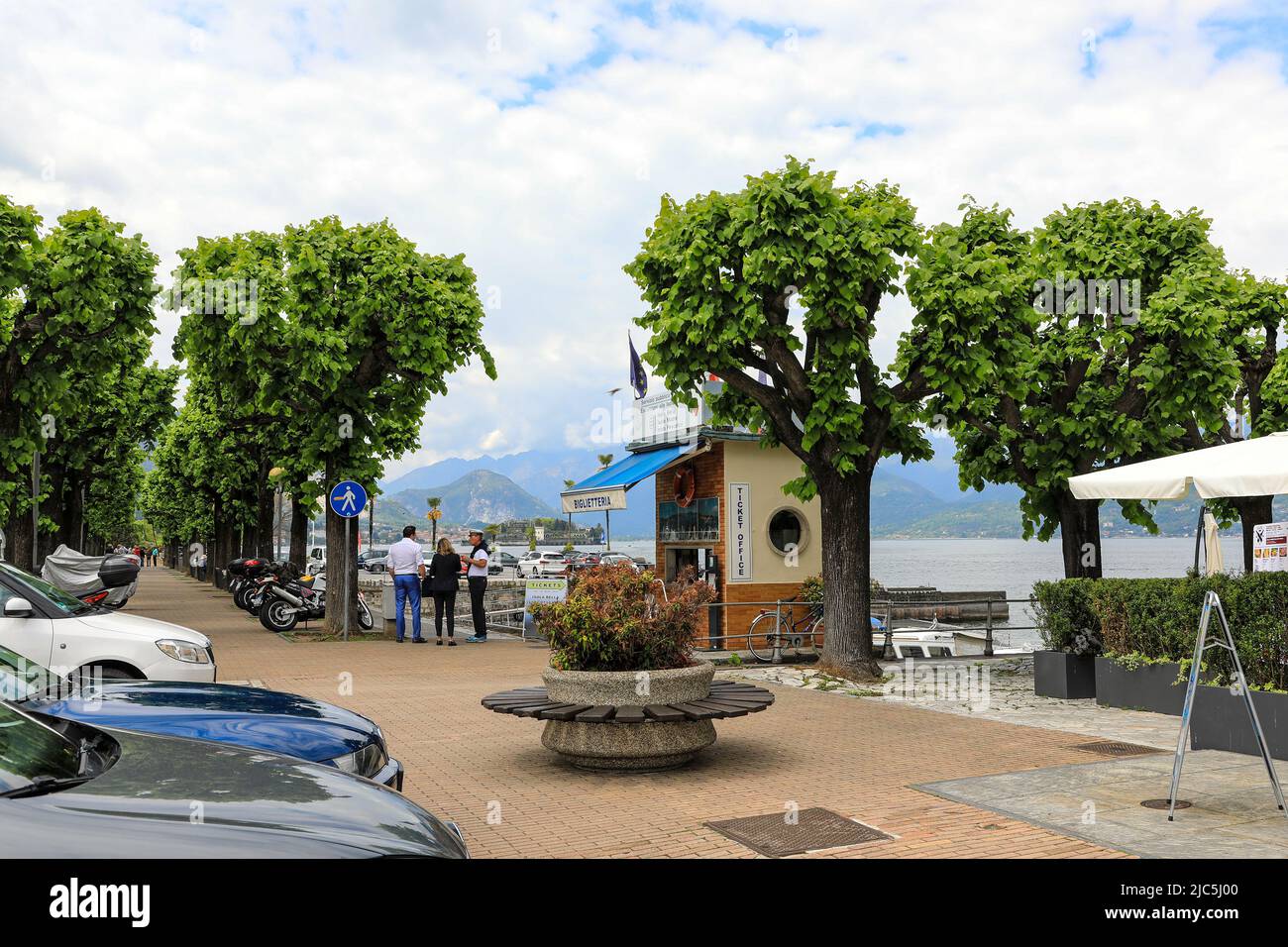 Ein Ticketbüro für private Bootsfahrten zu den Borromäischen Inseln, Stresa, Lago Maggiore, Italien Stockfoto
