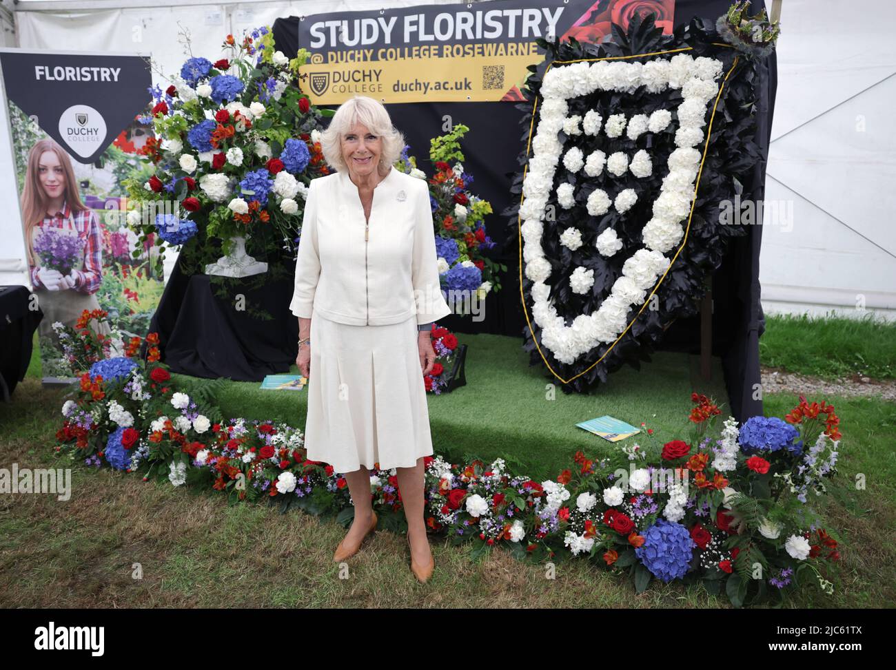 Die Herzogin von Cornwall am Duchy Agricultural College steht während der Royal Cornwall Show in Whitecross bei Wadebridge. Bilddatum: Freitag, 10. Juni 2022. Stockfoto