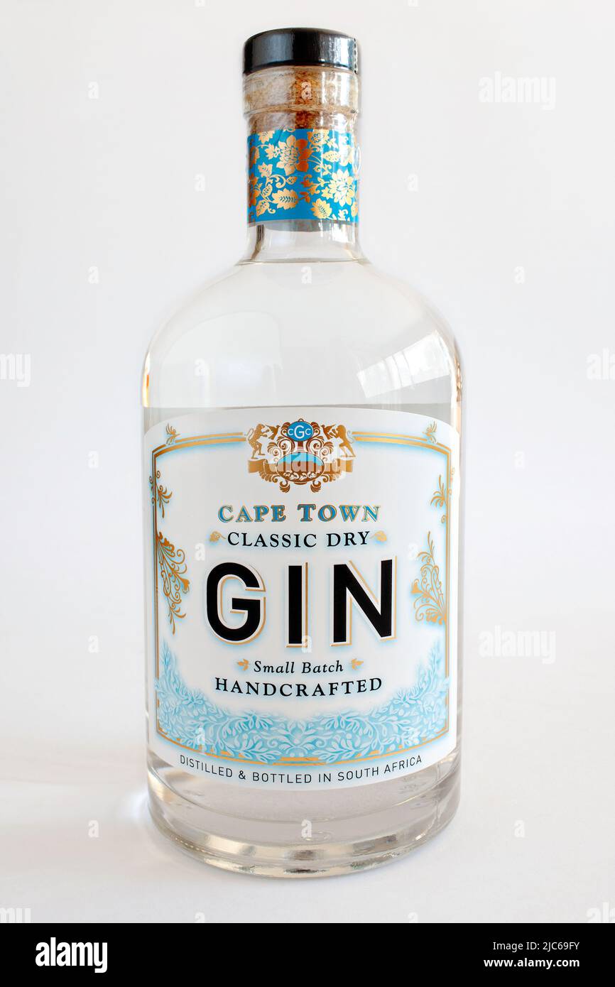 Kapstadt Classic Dry Gin – kleine Portionen, handgefertigte Perfektion aus Südafrika. Sauber, frisch und bereit, Ihre Stimmung zu heben! 🍸 Stockfoto