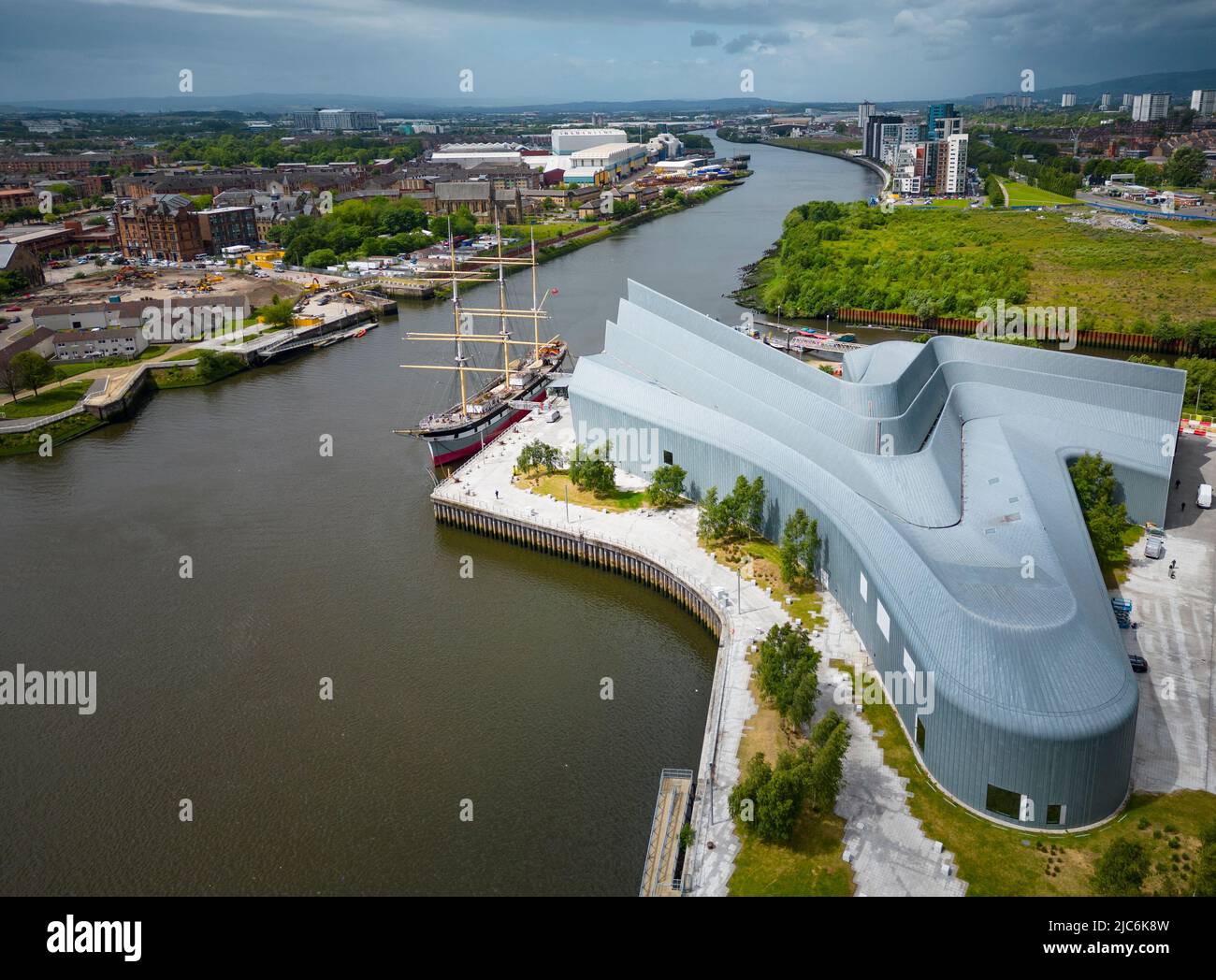 Luftaufnahme des Riverside Museum of Transport am River Clyde in Glasgow, Schottland, Architektin Zaha Hadid. Stockfoto