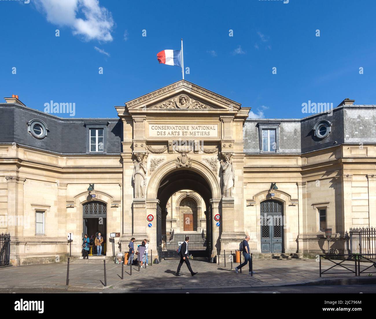 Haupteingang des Conservatoire National des Arts et Metiers (CNAM), Paris 3, Frankreich. Stockfoto