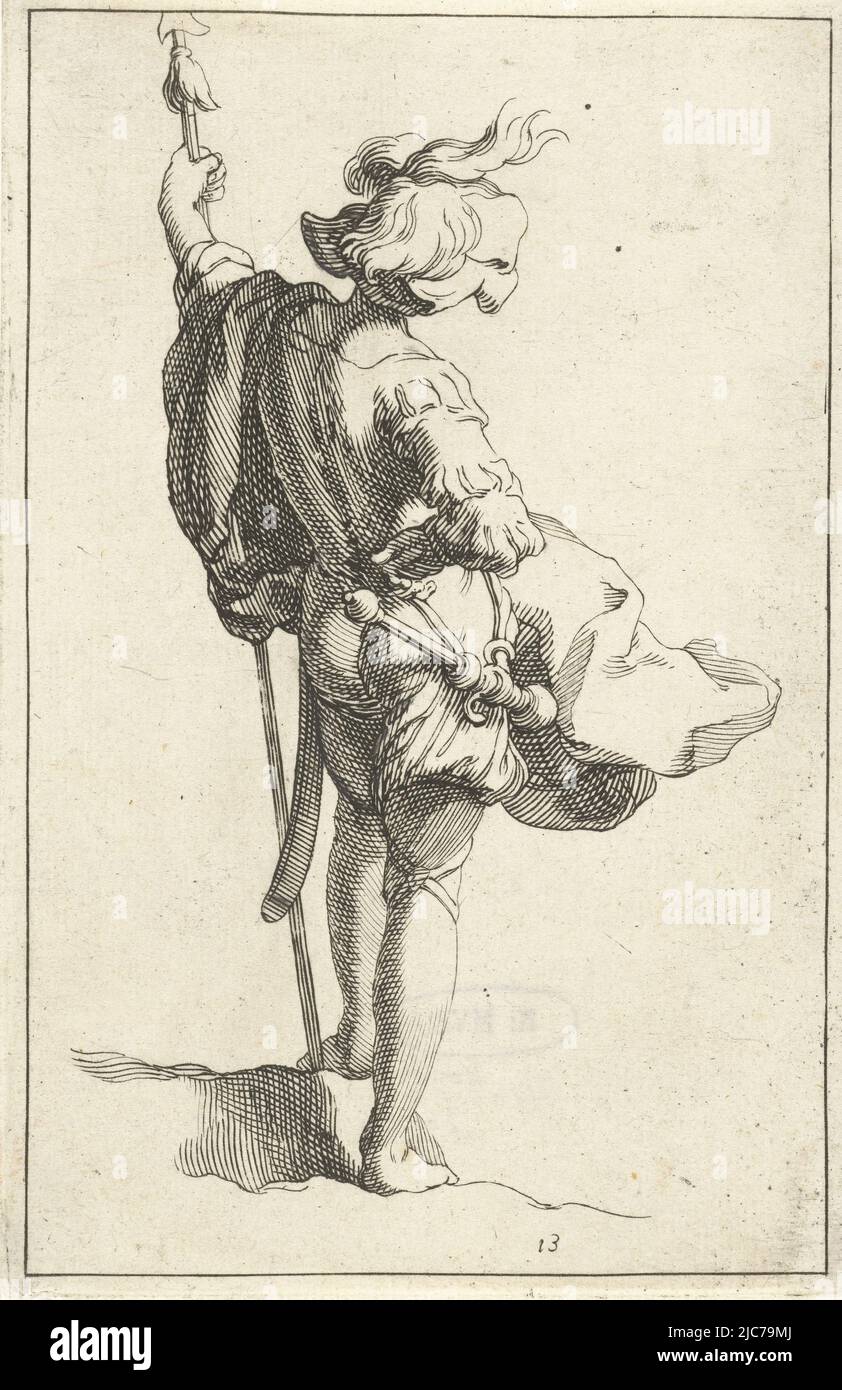 Junger Soldat, von hinten gesehen mit der linken Hand auf einem Speer, Soldat die kleinen Figuren, Druckerei: Frederick Bloemaert, Zwischenzeichner: Abraham Bloemaert, Utrecht, nach 1635 - 1669, Papier, Gravur, H 130 mm × B 80 mm Stockfoto