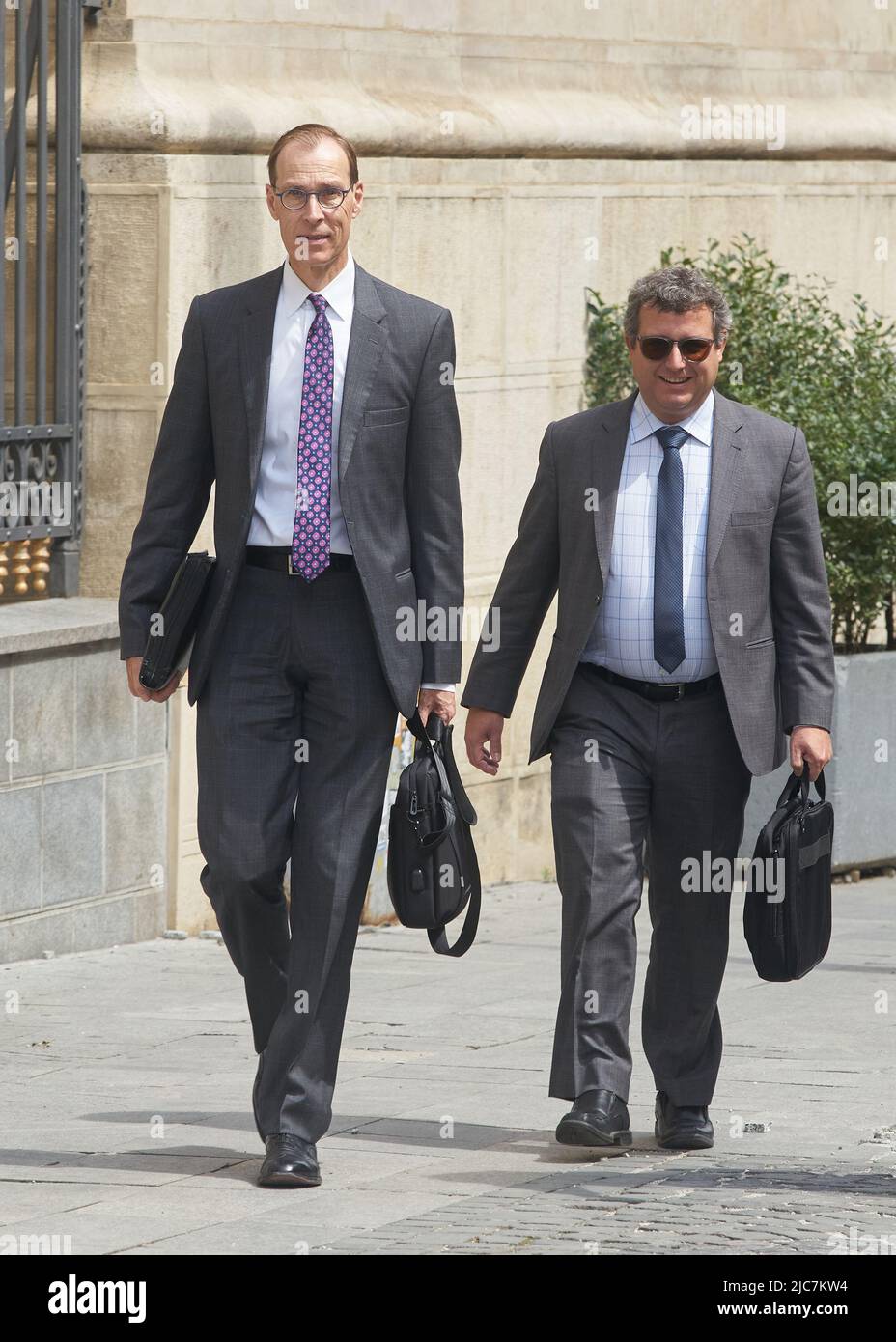 Bukarest, Rumänien – 10. Juni 2022: Jan Kees Martijn, Leiter der Mission für Rumänien des Internationalen Währungsfonds, hält eine Pressekonferenz ab Stockfoto
