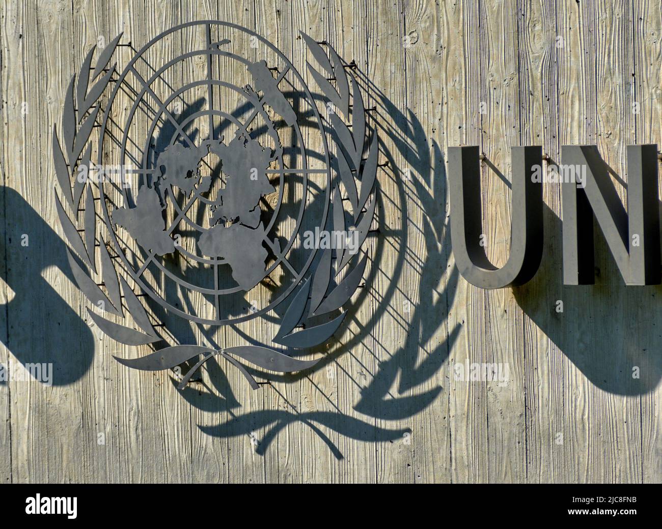 Genf Schweiz - 30. Mai 2022 : Zeichen und Logo des Büros der Vereinten Nationen Stockfoto