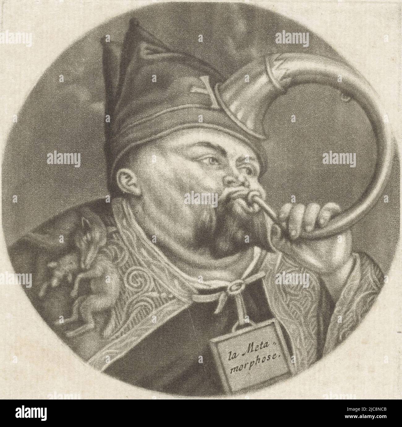 Ein Bischof wurde Franziskaner. Er hat eine Mitra auf dem Kopf und bläst ein Horn. Um seinen Hals ein Schild mit der Aufschrift „La Metamorphose. Der Druck ist Teil einer Serie mit Karikaturen des französischen Klerus unter Ludwig XIV., Monk mit einer Mitra Le Cordelier devenu Eveque Karikaturen über den französischen Klerus unter Ludwig XIV., (B) Renversement de la Moral Chr, Druckerei: Jacob Gole, intermediärer Zeichner: Cornelis Dusart, 1670 - 1724 und/oder 1693 - 1700, Papier, Gravur, H 115 mm × B 90 mm Stockfoto
