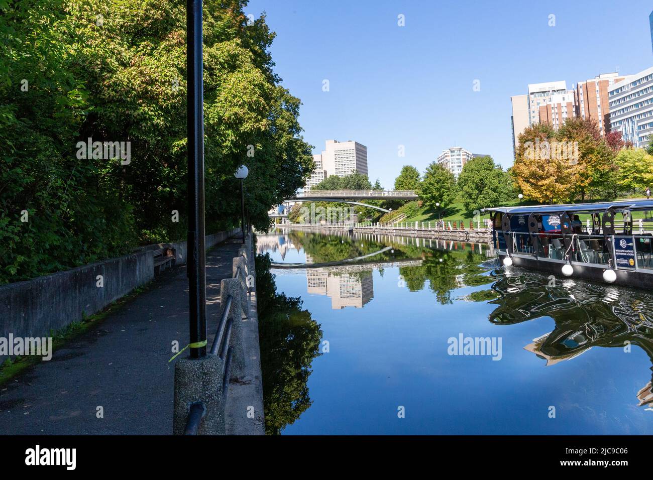 Reflexionen über den Rideau-Kanal Stockfoto