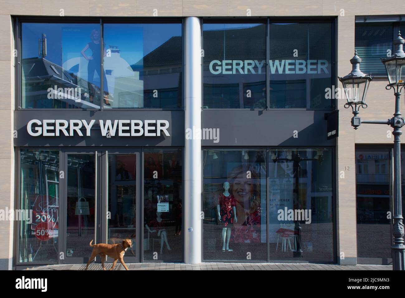 Bonn, 04. März 2018 Gerry Weber Store In Der Fußgängerzone Der Stadt Bonn. Stockfoto