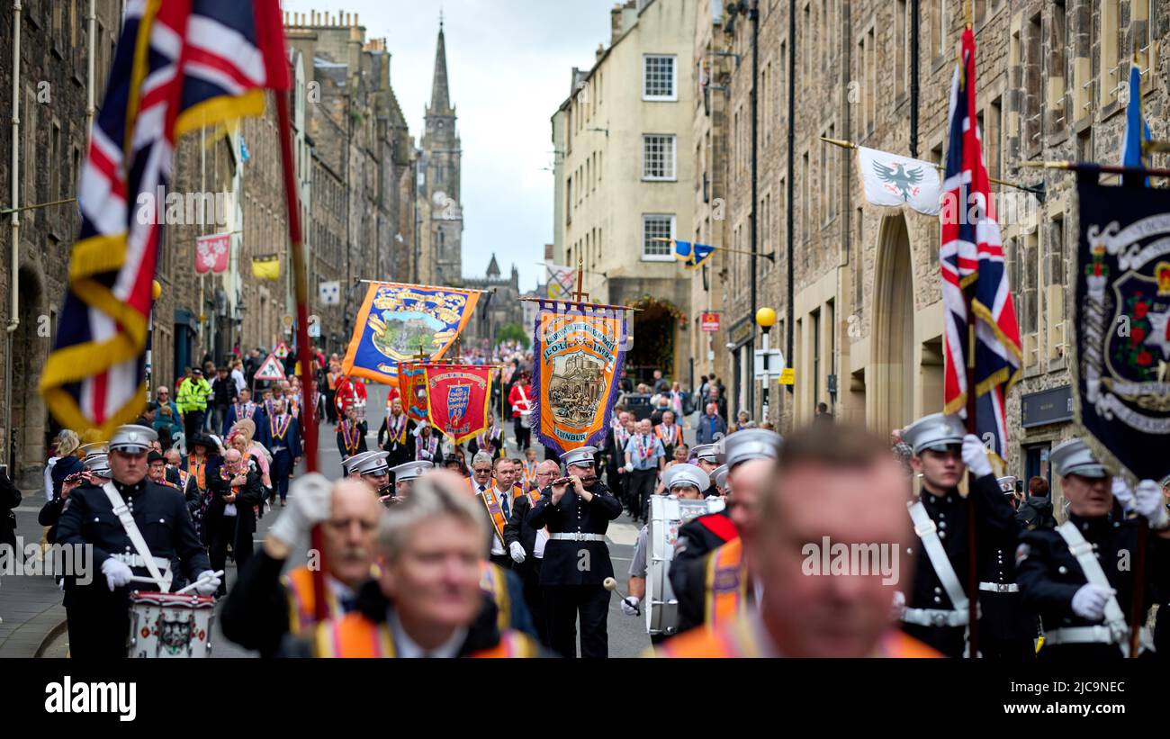 Edinburgh Schottland, Großbritannien Juni 11 2022. An einer der größten Paraden in der schottischen Hauptstadt der letzten Jahre nehmen Tausende Teil und sehen sich die Parade der Orange Order an, um das Platin-Jubiläum der Königin zu feiern. Credit sst/alamy Live News Stockfoto