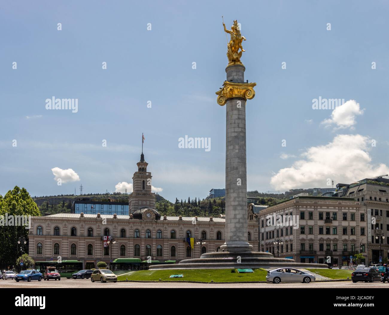 Tiflis, Georgien - 17 2022. Mai: Platz der Freiheit und das St. George Denkmal Stockfoto